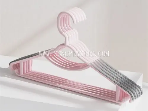5pcs/Set 44cm Non-Slip Hanger With Hook NC033761 plastic houseware product photograph