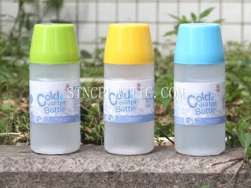 Plastic Screw-Thread Round Water Bottle 600ml NC035043 plastic houseware product photograph