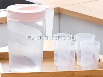 Plastic Water Jug With 4 Cups L 2.5L NC030437