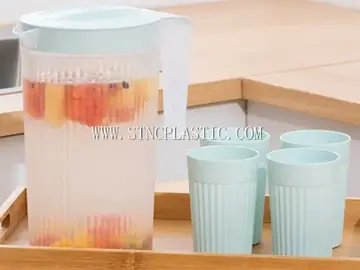 Plastic Stripe Water Jug With 4 Cups L 2.5L NC030441