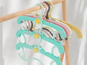 Plastic Children.S Telescopic Clothes Hanger NC033289