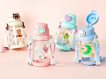 Cartoon Plastic Strap Water Bottle With Locks 550ml NC034926