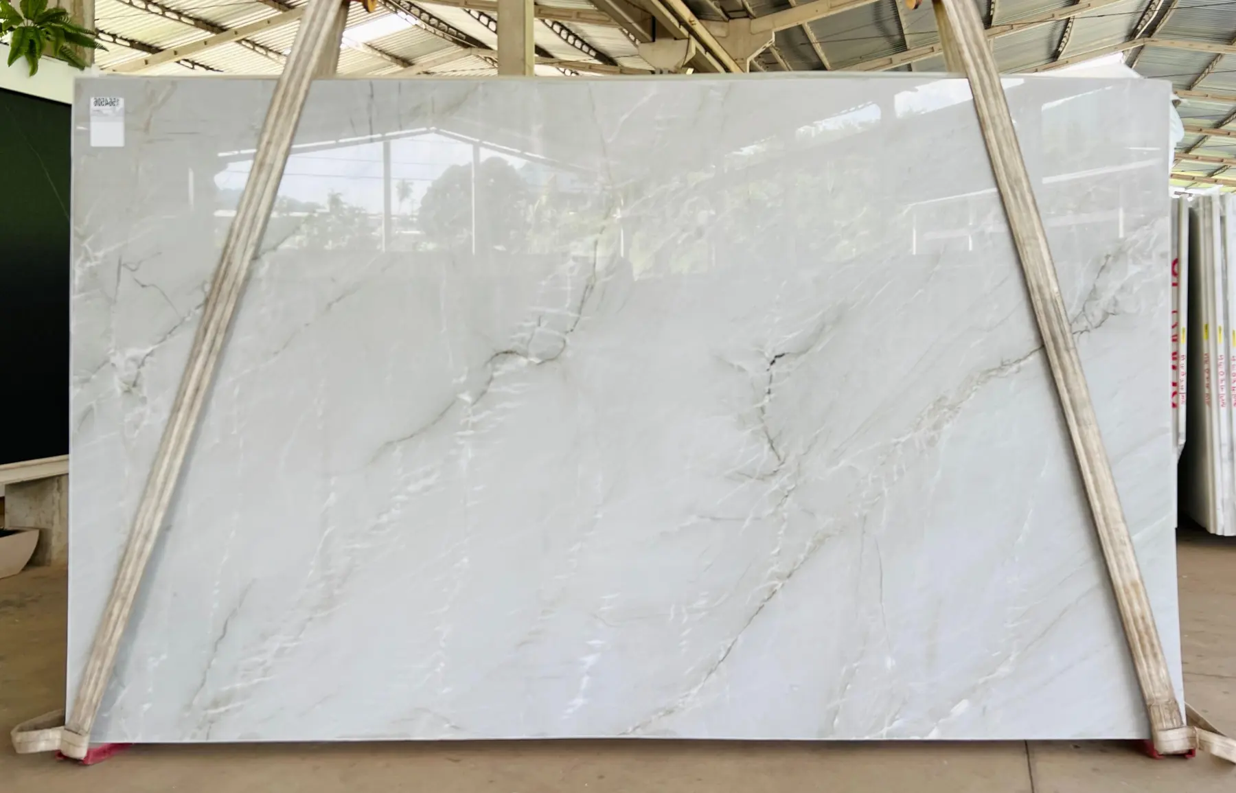 Le Blanca Quartzite quartzite from Asian Stone