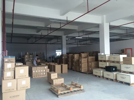 Big warehouse for quick lead time