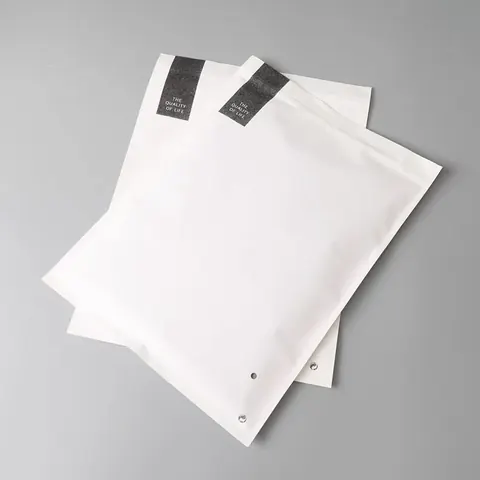 Express Mailer Bag detail view 2