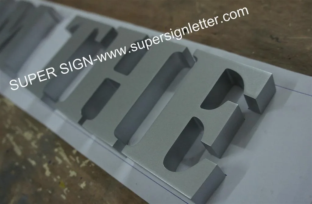Painting Acrylic Sign Letters 04 manufactured by Super Sign, Shenzhen