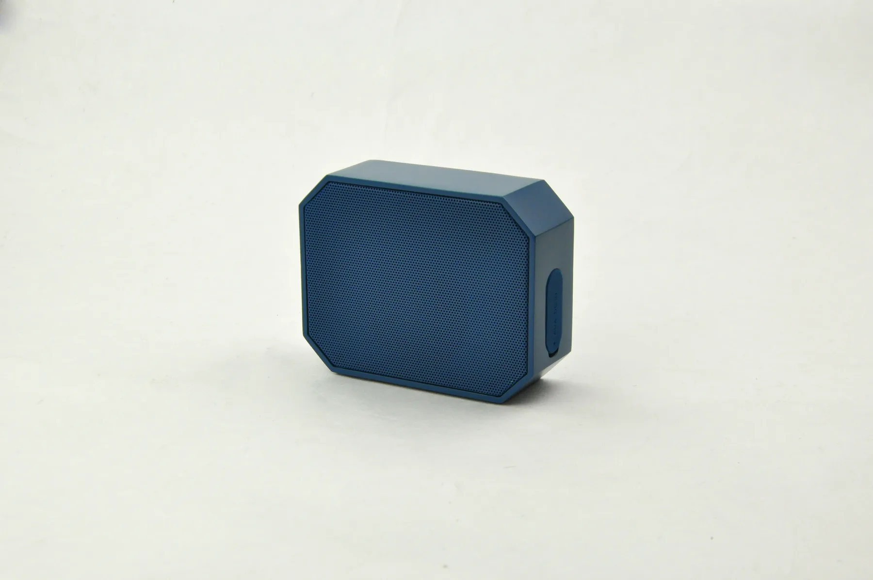 FL-B003 Dual Passive Radiator Bluetooth Speaker IPX5 - side view