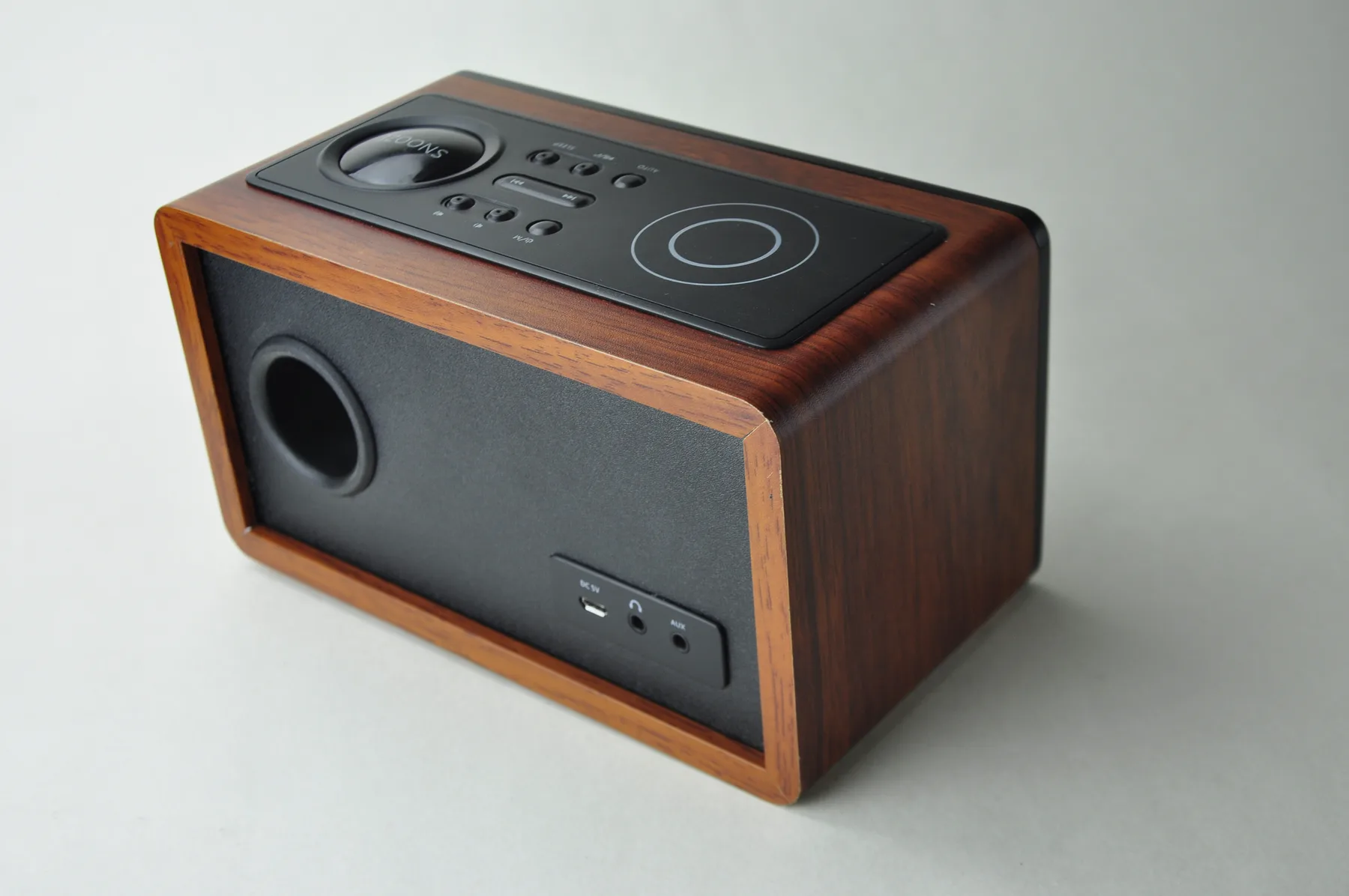 FL-B009 Wooden Bluetooth Speaker With FM Radio And Alarm Clock - side view