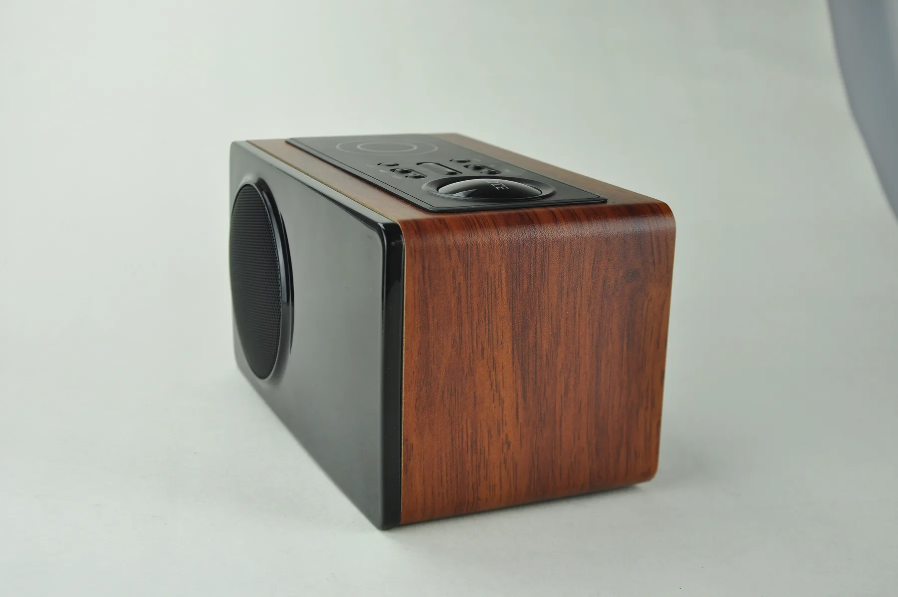 FL-B009 Wooden Bluetooth Speaker With FM Radio And Alarm Clock - alternate view