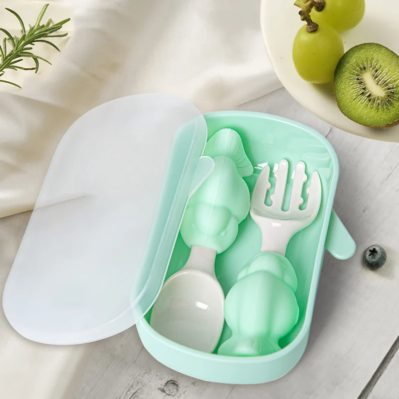 Set displayed on a white background with the storage box open and utensils separated