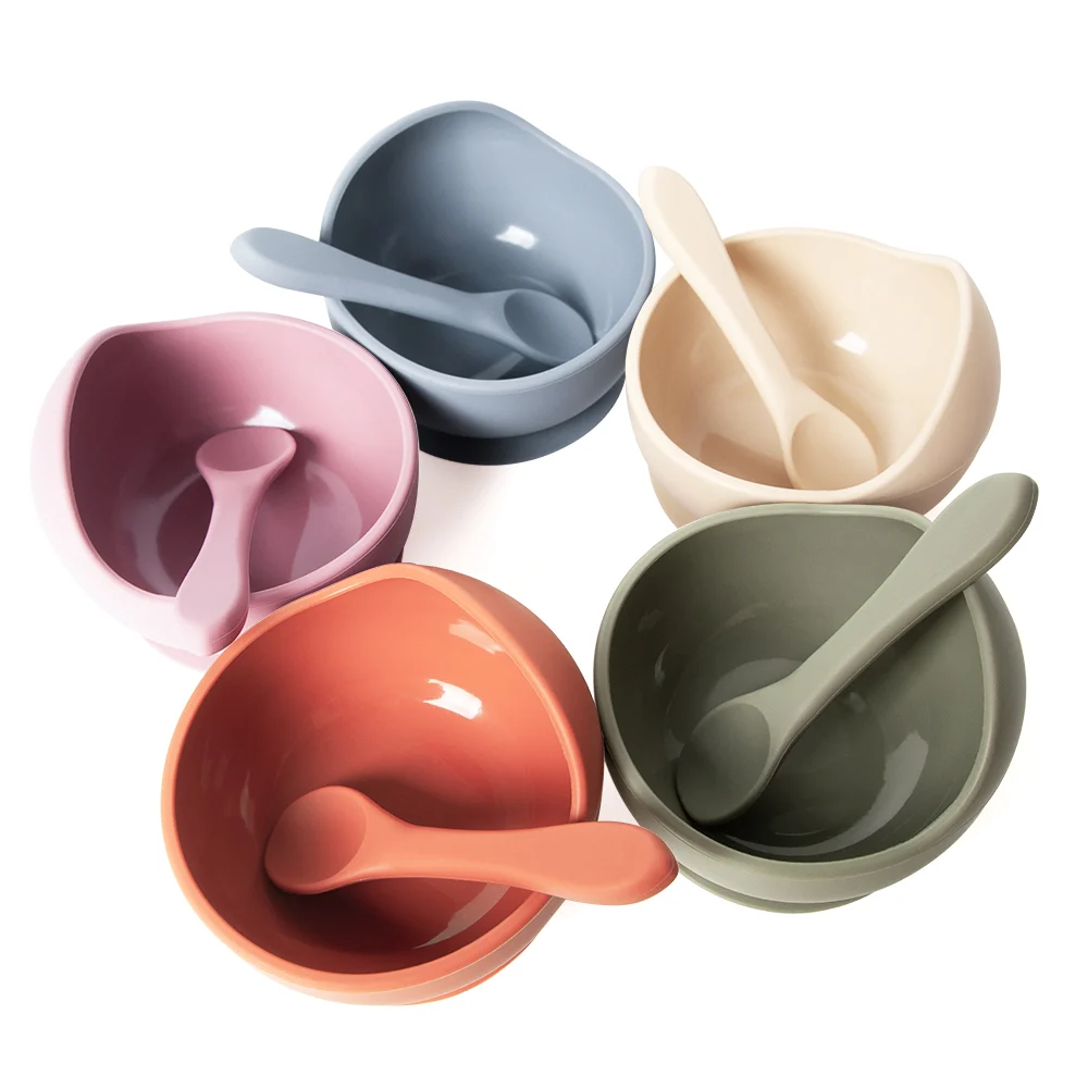 Suction bowl and spoon in a retail display setup
