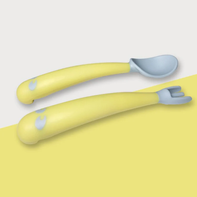 Close-up of the angled fork with large spoon head and flexible tines