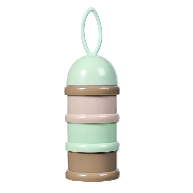 Close-up of the funnel-style spout and silicone seal