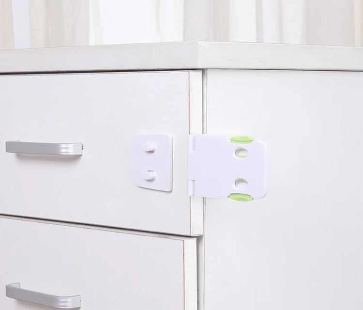 Safety lock in use on a drawer with child-safe closure