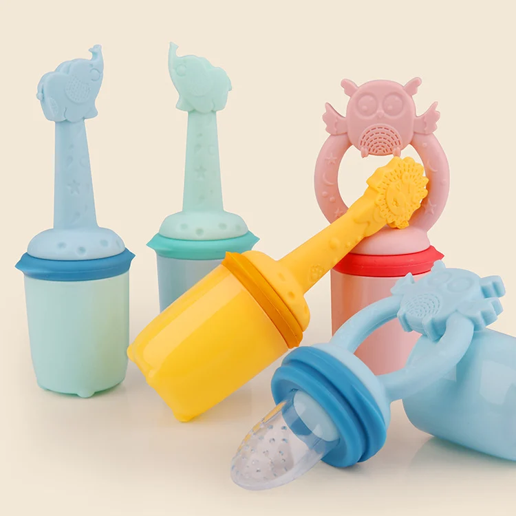 Side view of the silicone feeder with ridges and bristles