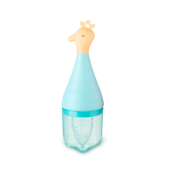 Baby fruit feeder pacifier with anti-slip handle, closed with safety lock engaged