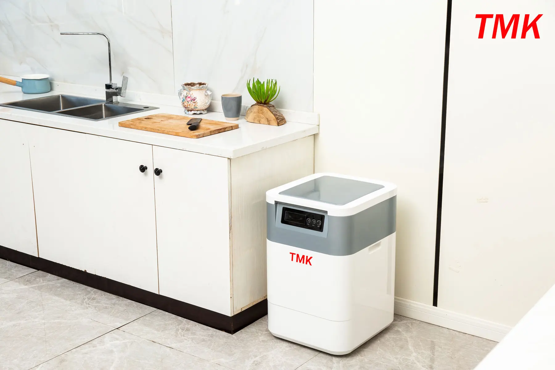 Small-Scale Electric Kitchen Food Waste Composter