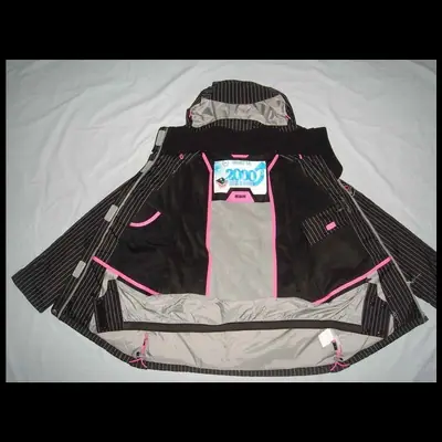 women's ski jacket view 3