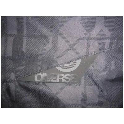 men's snowboard jacket view 4