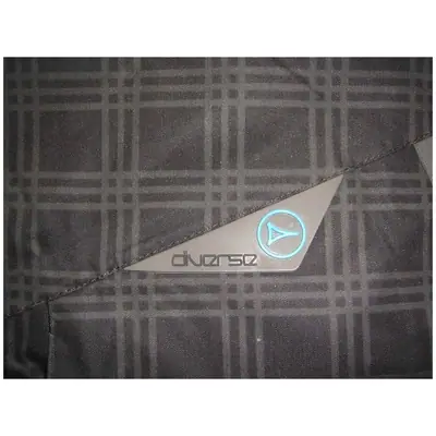 men's snowboard jacket view 4