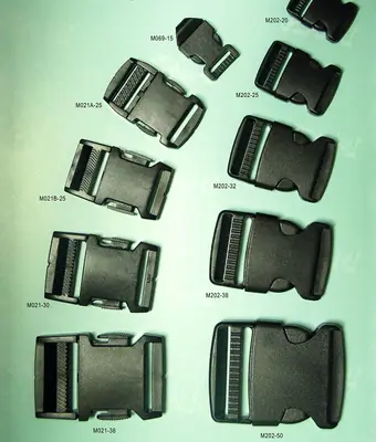 Plastic Buckle 038