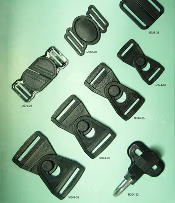 Plastic Buckle 073