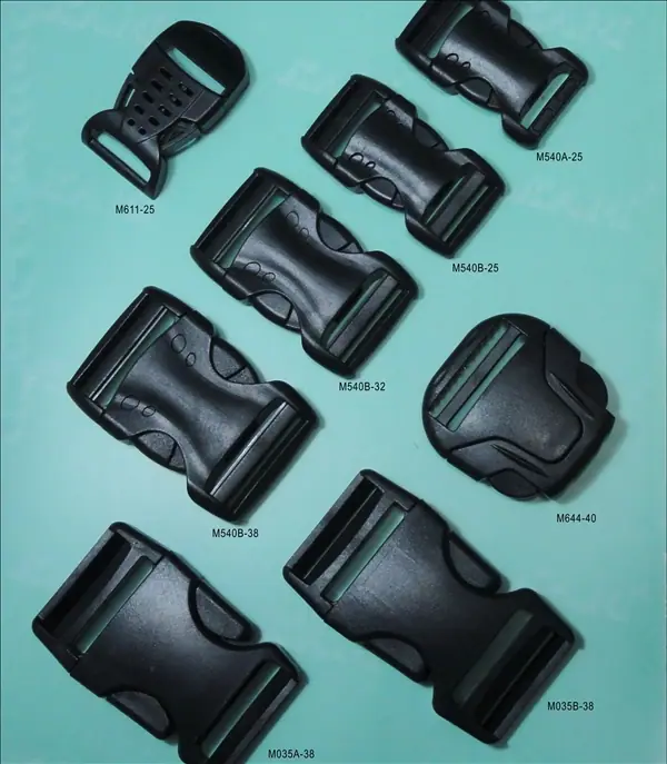 Plastic Buckle 152 — Plastic Buckle supplied by Topono