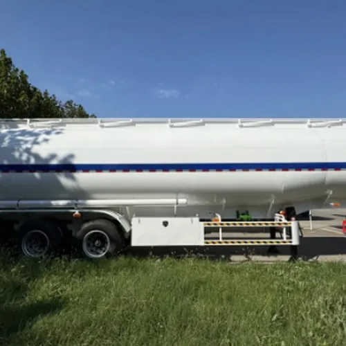 Chinese Brand 3/4 Axle Oil Tank Semi Trailer with Reasonable Prices - chassis detail