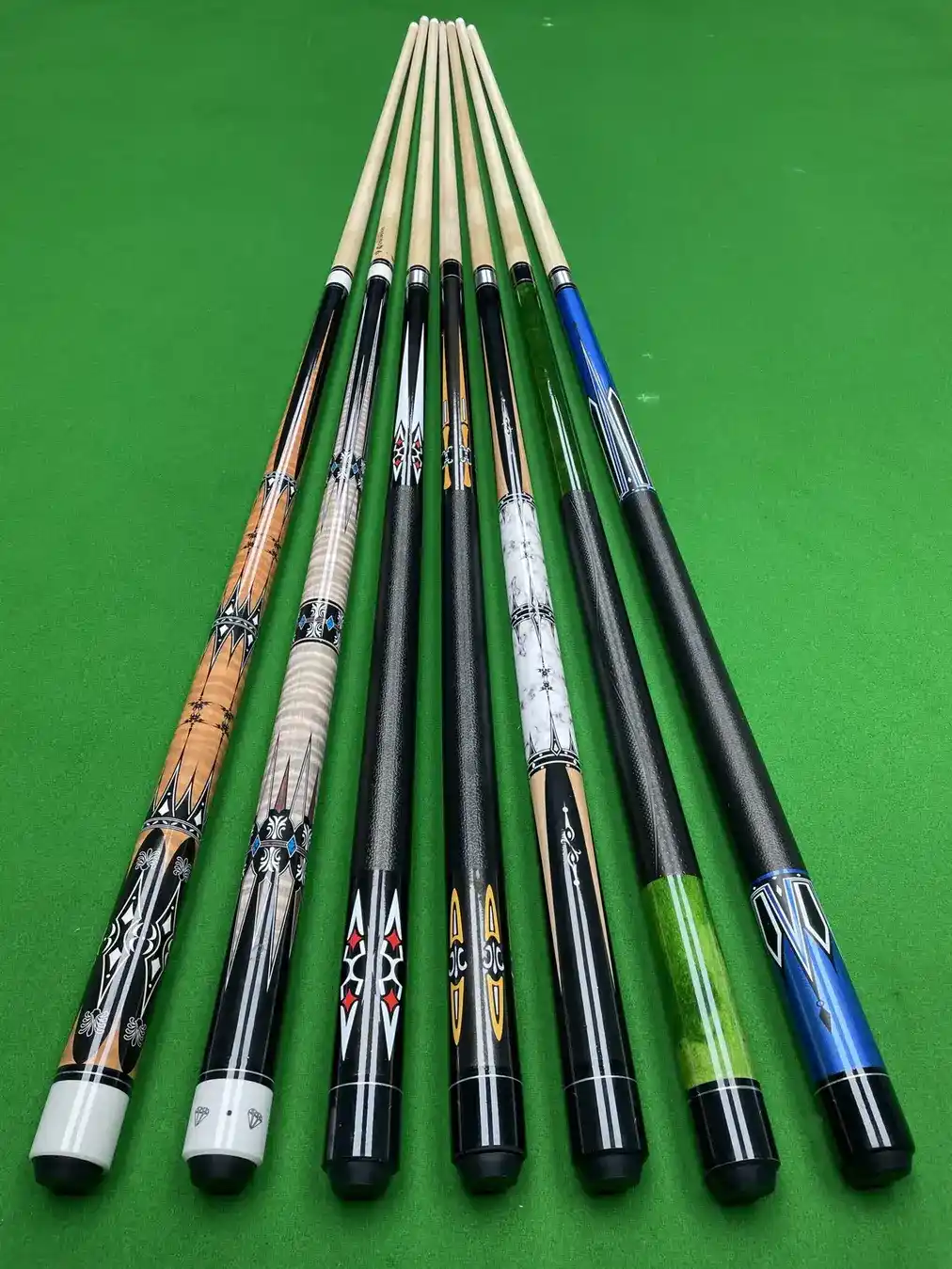 Factory direct export imported maple 12-13mm American billiard cue big head American billiard cue eight black , photograph 3