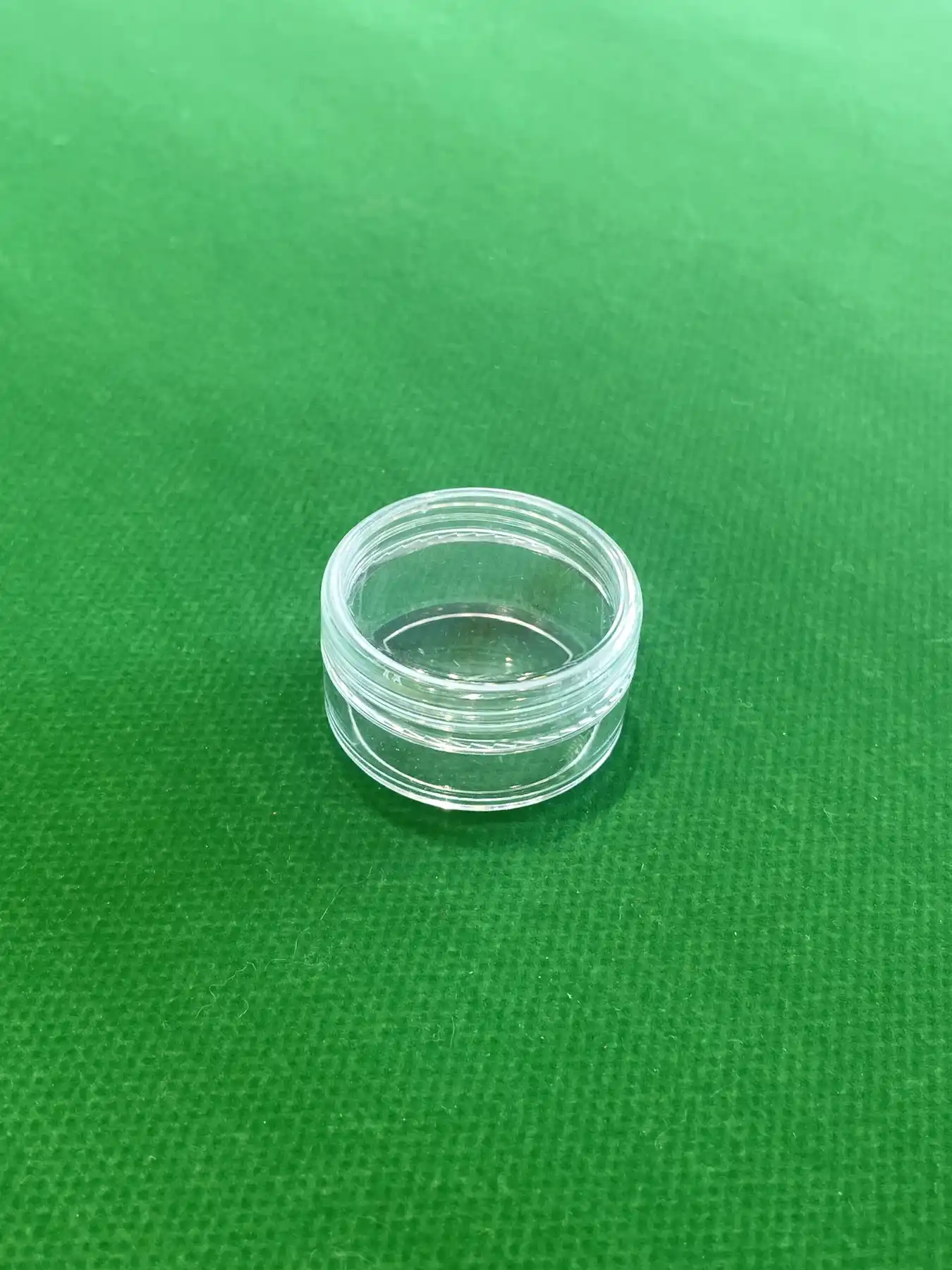 Wholesale Billiard Accessories transparent Acrylic Round Billiard Chalk Holder Snooker Chalk Cases for Clubs, photograph 3
