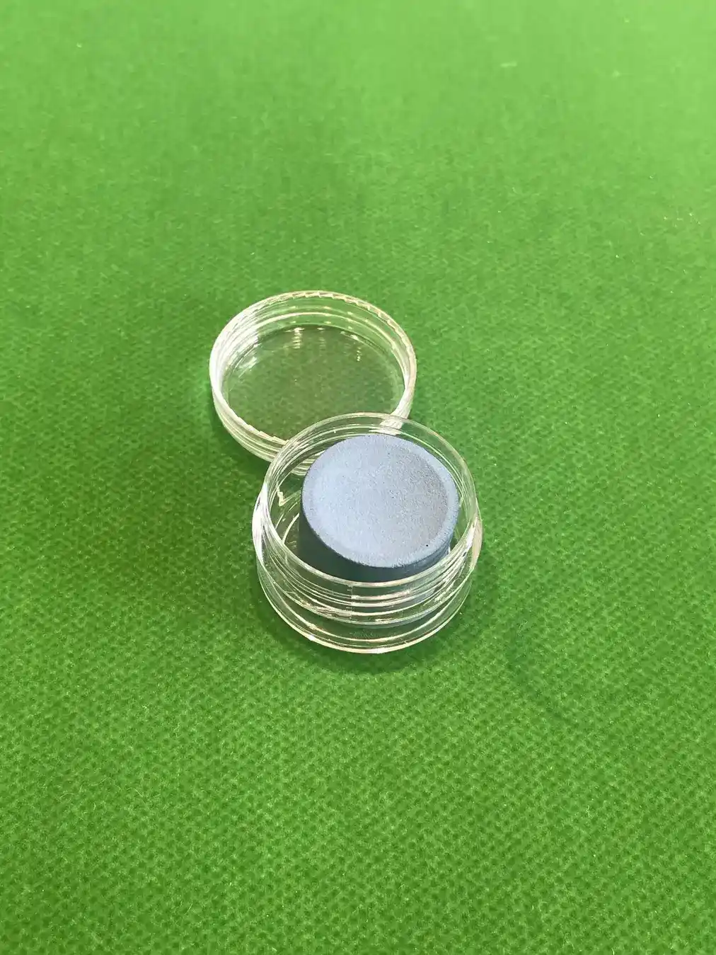 Wholesale Billiard Accessories transparent Acrylic Round Billiard Chalk Holder Snooker Chalk Cases for Clubs, photograph 5