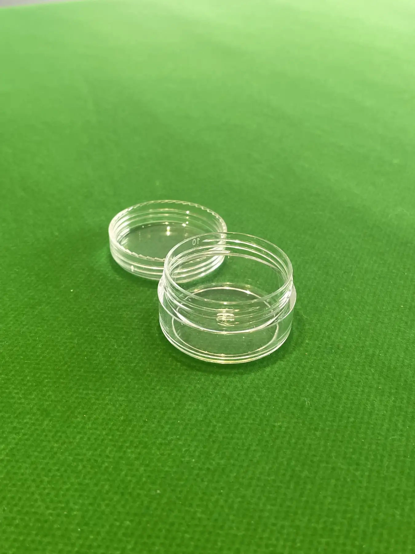 Wholesale Billiard Accessories transparent Acrylic Round Billiard Chalk Holder Snooker Chalk Cases for Clubs, photograph 2