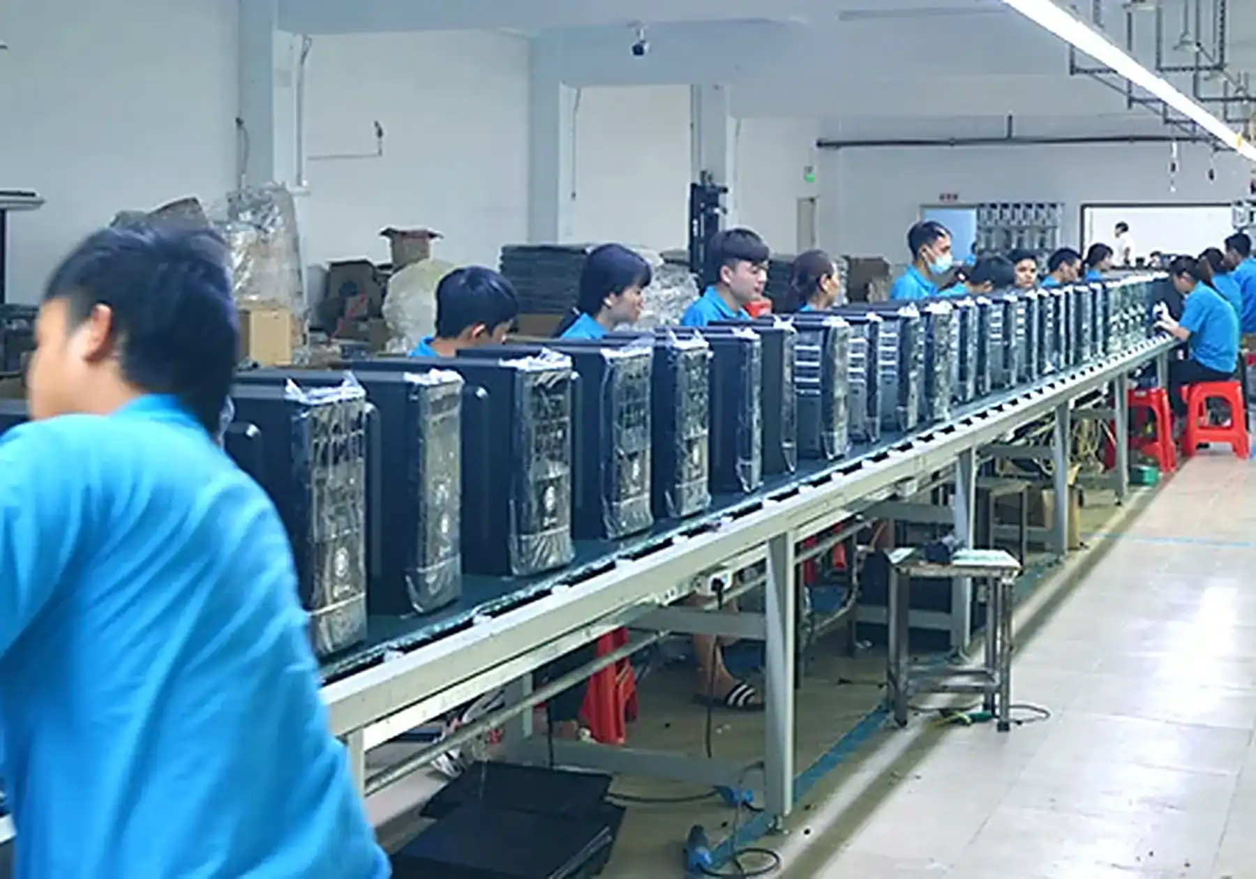 Ulike computer case assembly line in Dongguan with staff building tower chassis