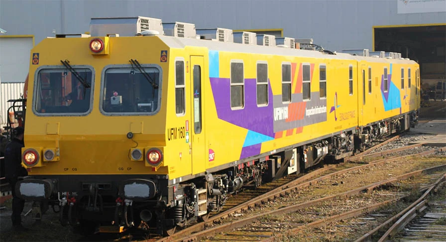 Development track of rail flaw detection vehicle in US and EUROPE