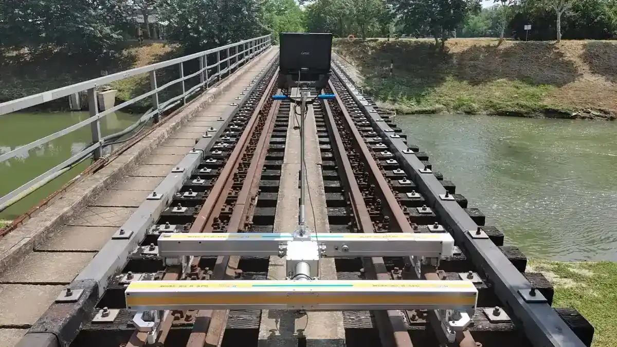 Real-time data display interface of the track geometry measurement software