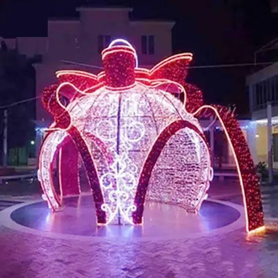 Giant Christmas Bulb Motif Light detail 3