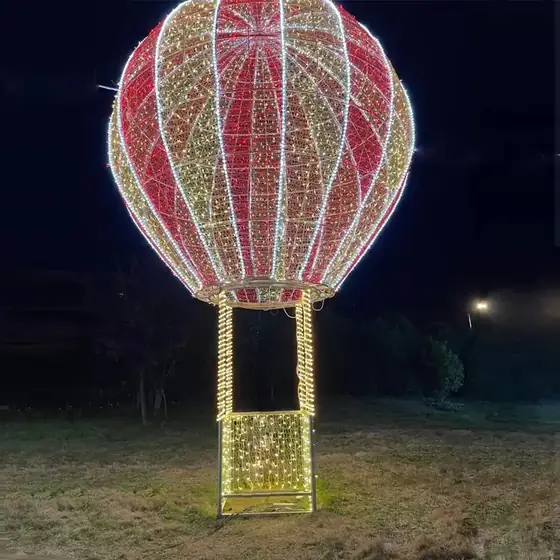 Hot Air Balloon Motif Light Sculpture detail 2