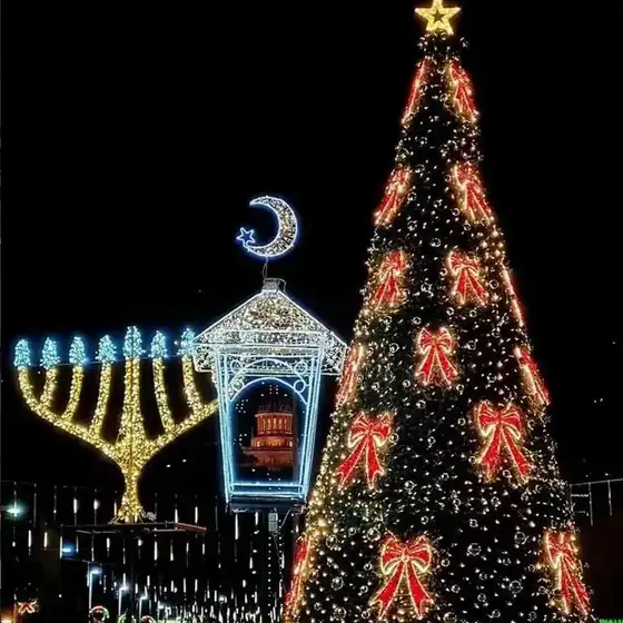 Shopping Mall Christmas Display photograph 2
