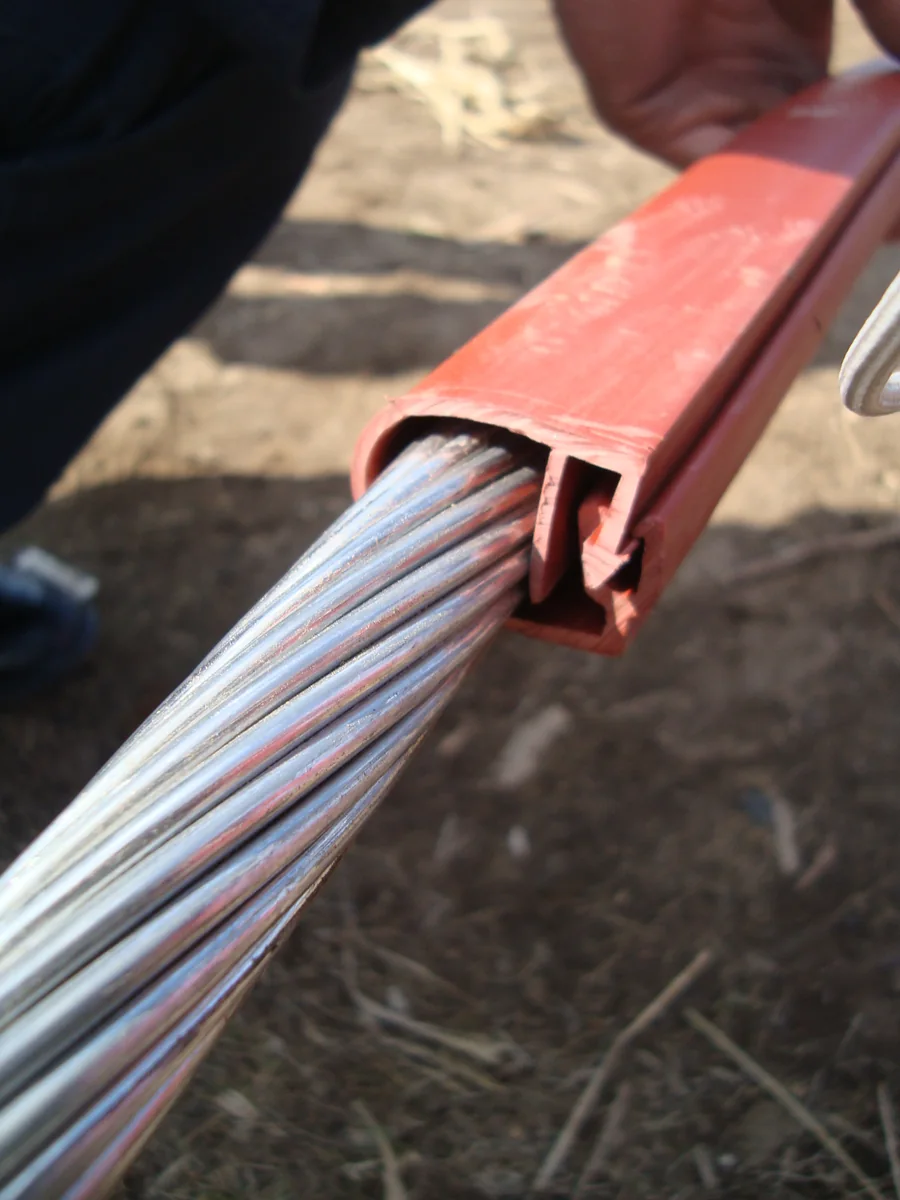 S1-A Wrap Around Overhead Line Cover 380 V to 110 kV manufactured by UPM Heat Shrink
