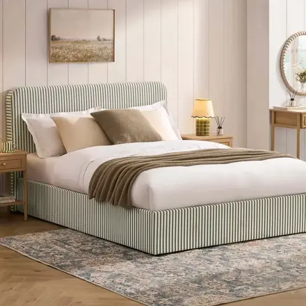 Modern Minimalist Comfortable Upholstered Bed