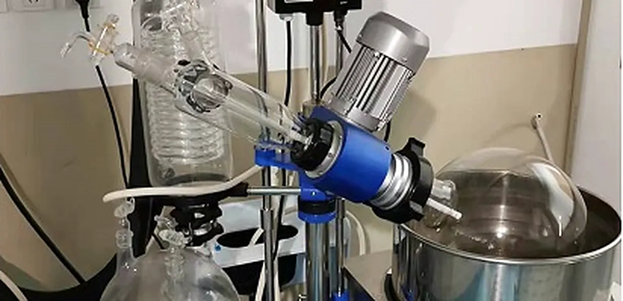 Laboratory glassware and rotary evaporator used for custom synthesis at WesynTech