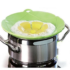 Spill stop Boil Over Safeguard spill stopper silicone lid — Kitchen Helper item WK0039 from Winifer