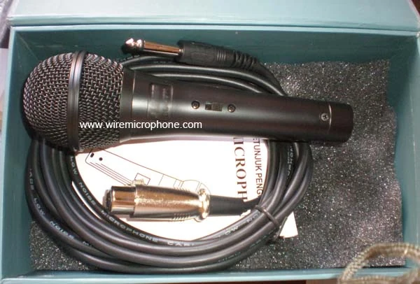 Weymic handheld microphone with cable and XLR adapter supplied in its box