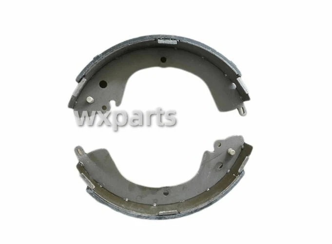 MITSUBISHI L200 Rear Brake Shoes MB618782