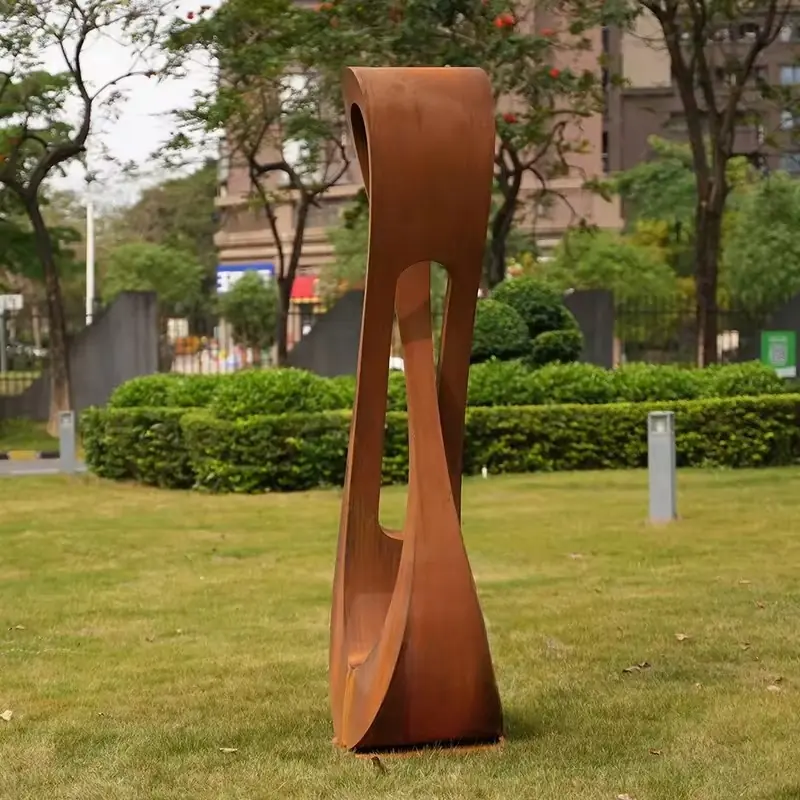Corten Steel Sculpture Garden Lawn Edging produced by Xinhengda Sculpture in Shenzhen