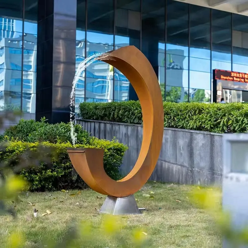 Large Sculpture Courtyard Decoration Water Fountain Garden Metal Art produced by Xinhengda Sculpture in Shenzhen