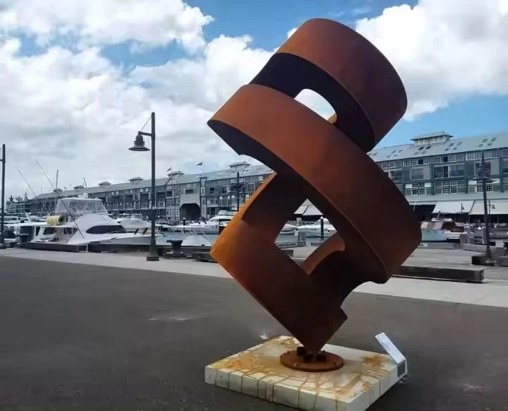 Modern Large Outdoor Garden Courtyard Rusty Art Statue produced by Xinhengda Sculpture in Shenzhen