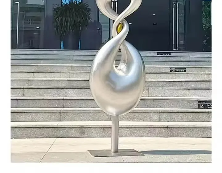 Modern Metal Stainless Steel Silver Surface Messy Abstract Form produced by Xinhengda Sculpture in Shenzhen