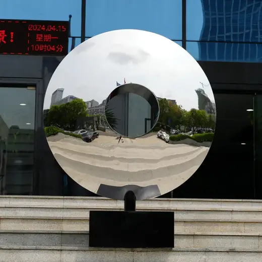 Large Size Modern Outdoor Garden Hotel Metal Art Decoration produced by Xinhengda Sculpture in Shenzhen