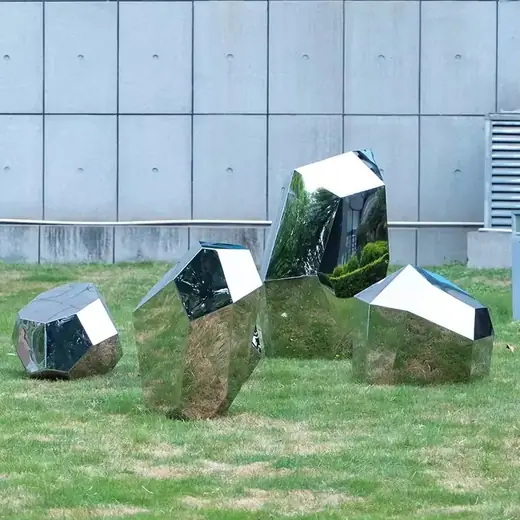 Modern Park Outdoor Garden Mirror produced by Xinhengda Sculpture in Shenzhen